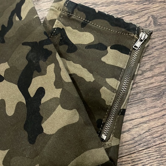 Camouflage skinny pants - Picture 3 of 3